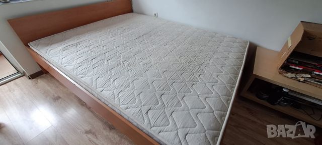 Двойно легло спалня с матрак и основи 