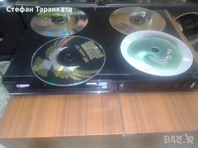 DVD player player Phillips , снимка 1 - Плейъри, домашно кино, прожектори - 47740984