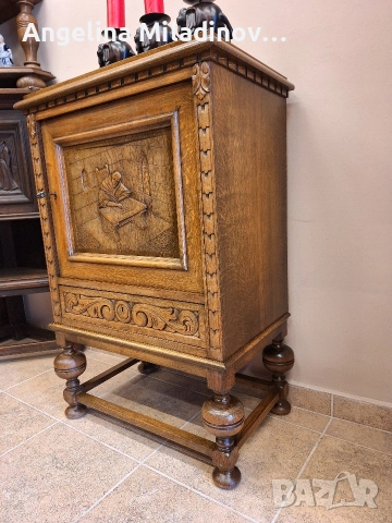 Винтидж шкаф с богата дърворезба , снимка 2 - Шкафове - 53774069