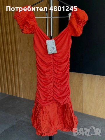 НОВА оранжева мини рокля H&M с етикет и набирания