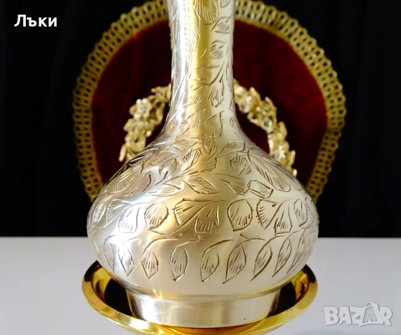 Бронзова гарафа,ваза,релефно гравирана,маркировка. , снимка 2 - Антикварни и старинни предмети - 53035318