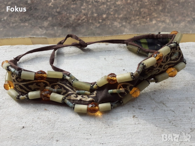 Стар накит с камъни за носия