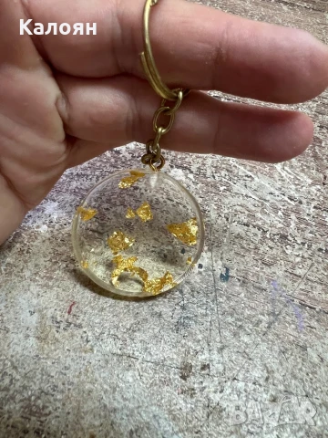 Ключодържател със златни късчета варак в смола , снимка 6 - Колекции - 51400961