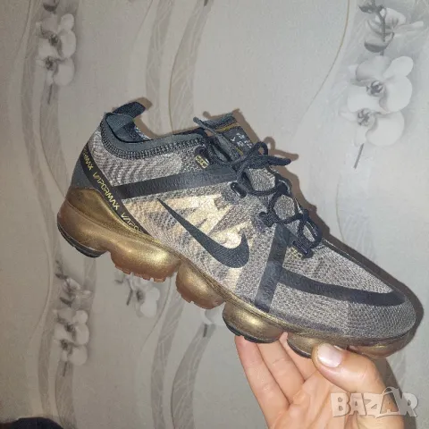 оригинални маратонки  Nike Air VaporMax 2019 Mettalic Gold номер 43-44, снимка 18 - Маратонки - 39889256