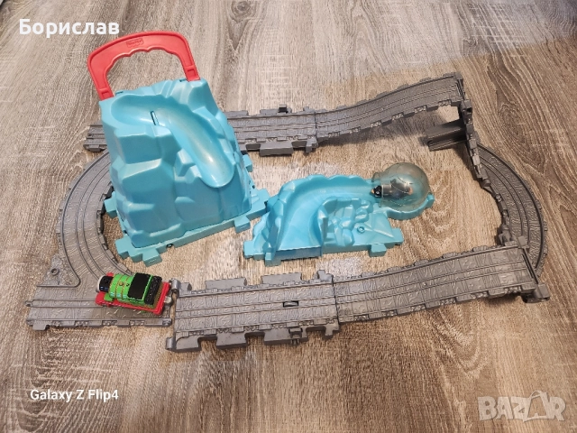 Thomas and friends Percys penguin Adventure playset, снимка 2 - Влакчета, самолети, хеликоптери - 51793822