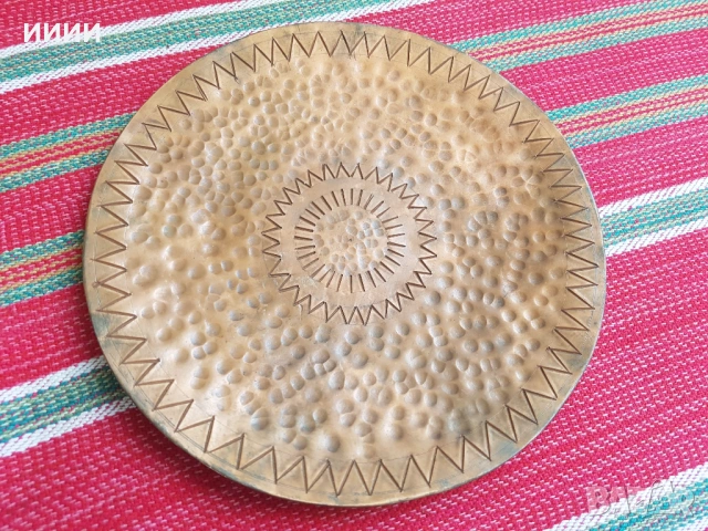 Бакърена чиния