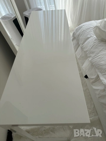 Бюро , тоалетна маса, ikea besta burs бял гланц, снимка 5 - Бюра - 53891594