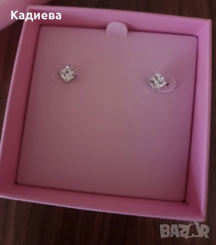 Обеци Swarovski Stilla Attract , снимка 4 - Обеци - 52189696