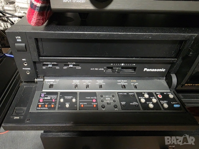 Продавам видео Panasonic NV-FS 88 S-VHS, снимка 4 - Плейъри, домашно кино, прожектори - 53701249