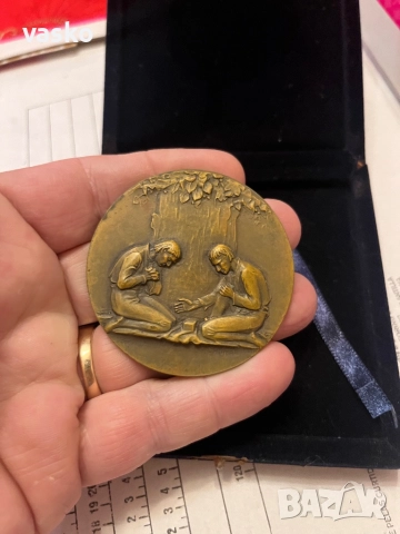 Голям плакет