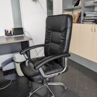 Офис стол в добро запазено състояние, снимка 1 - Столове - 45397147