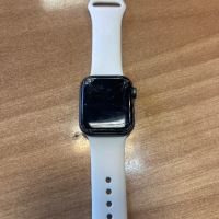 Продавам Apple Watch 4 40mm, снимка 3 - Смарт гривни - 45415482