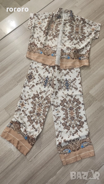 сатенен костюм, снимка 1