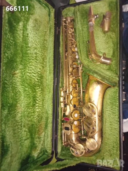 Алт саксофон продавам-перфектен тон, снимка 1