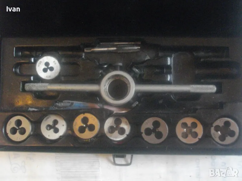 М3-М12 РЕЗБОНАРЕЗНИ МЕТЧИЦИ И ПЛАШКИ НЕПЪЛЕН КОМПЛЕКТ В МЕТАЛНА КУТИЯ СТАРО КАЧЕСТВО ЗА РЕЗБИ, снимка 1