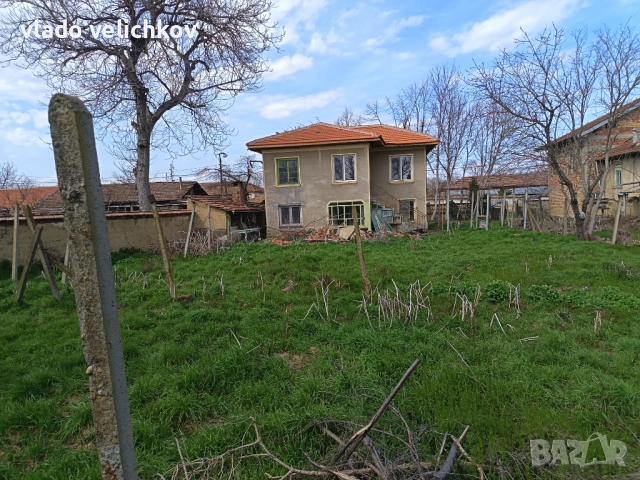 Продавам имот в село Ресен обл Велико търново