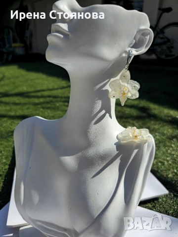 Ръчно изработени обеци с цвят на орхидея, запечатани в епоксидна смола 