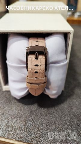 Часовник Michael Kors дамски, снимка 3 - Дамски - 45852021