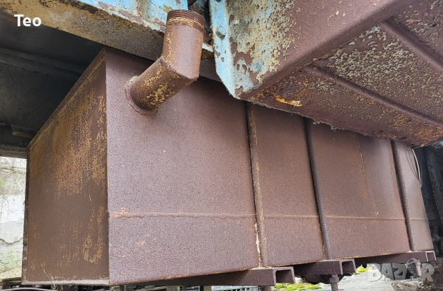 Продава метален резервоар за гориво 