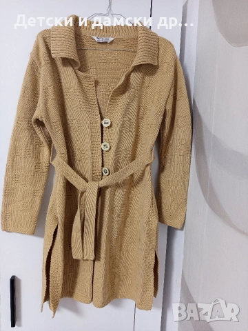 Дамска жилетка в бежово 