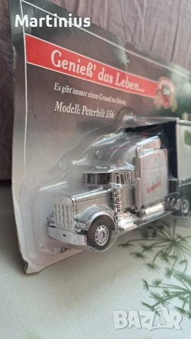 Макет на американски камион Peterbilt 356, снимка 3 - Коли, камиони, мотори, писти - 50854194