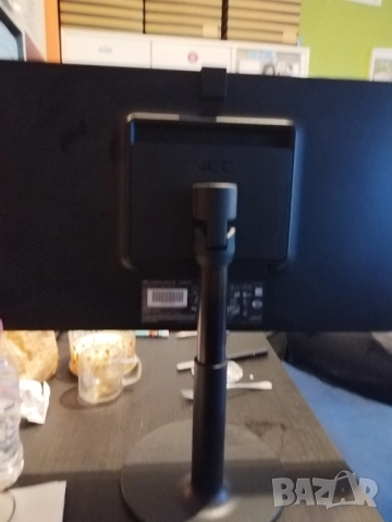 Продавам монитори NEC и LG ,24" в перфектно състояние без пикселови липси.