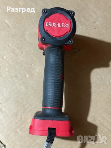 Гайковерт Винтоверт  Milwaukee  18V с две батерии, снимка 11 - Винтоверти - 52902594