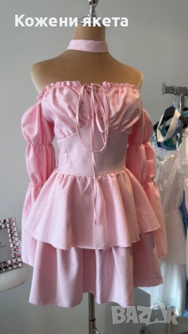 Светло розова рокля с камъчета и чокър