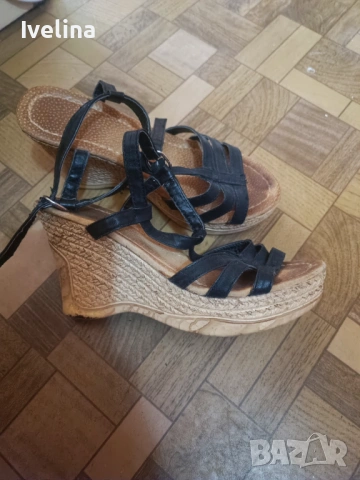 Черни сандали на платформа 