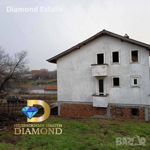 Триетажна вила в село Въгларово, обл. Хасково, снимка 2 - Вили - 53885564