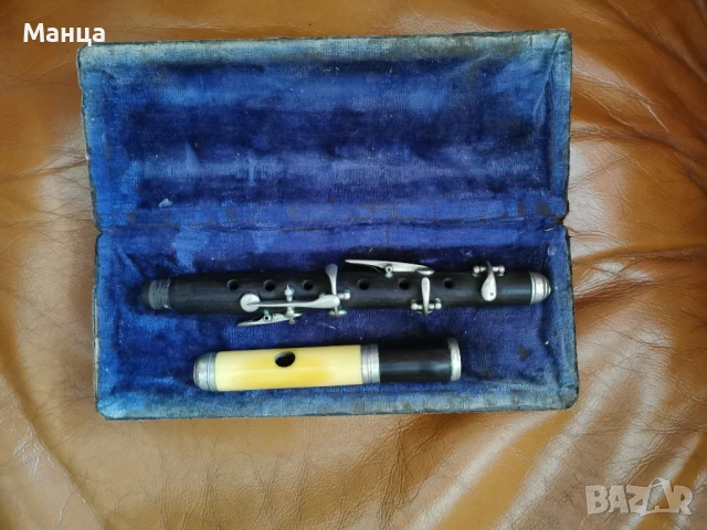 Много стара пиколо флейта