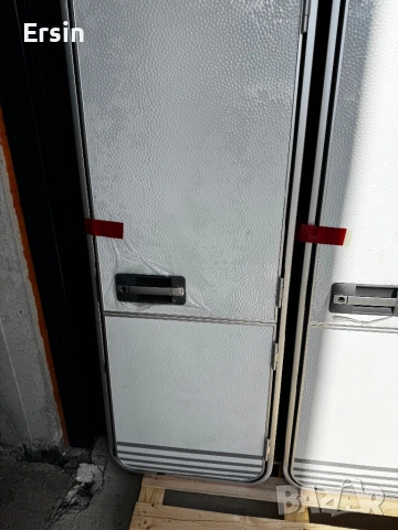 Оригинална врата за KNAUS  (Алуминиеви)(чисто нови) (налични 2 броя), снимка 4 - Къмпинг мебели - 48394447