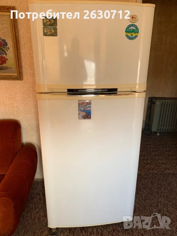 Продавцам хладилник с горна камера LG no frost само размразяващ се в отлично състояние 