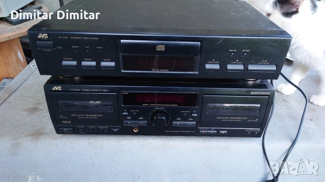 Дек и СД JVC.