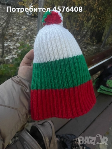 Плетена зимна шапка унисекс става за мъже за жени с топче може с малко като снимката може и голямо , снимка 2 - Шапки - 52440914