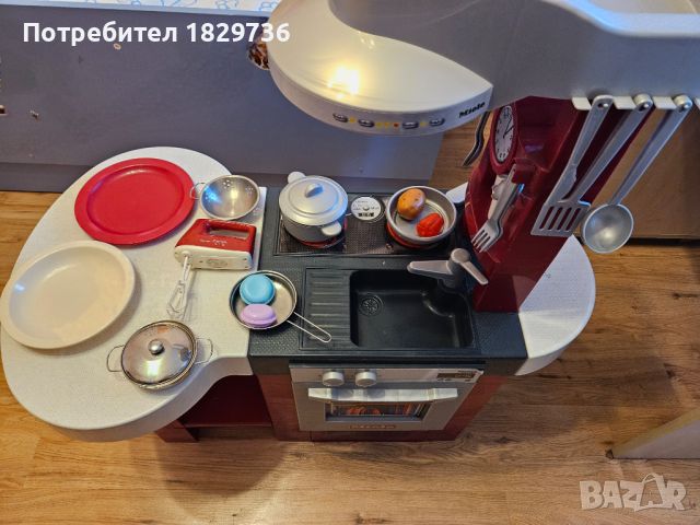 Детска кухня с аксесоари и звук Miele, снимка 2 - Играчки за стая - 45700314