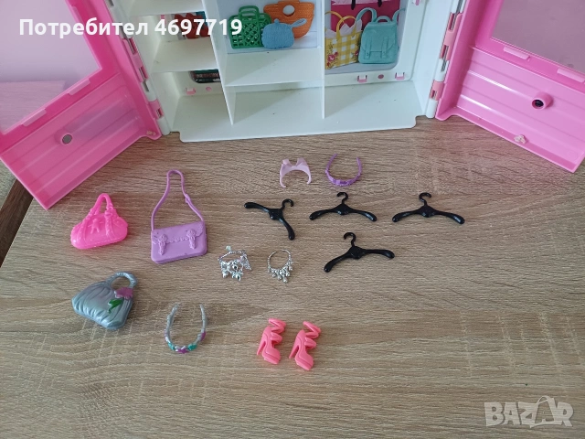 Преносим гардероб на Барби, снимка 2 - Кукли - 54266156