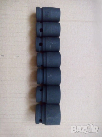 BRITOOL 9 броя 3/8 черни 6стени ударни вложки .HALFORDS advanced 7броя 1/2 черни ударни вложки, снимка 4 - Други инструменти - 52937206