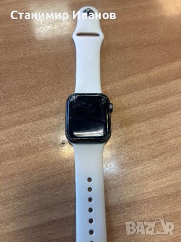Продавам Apple Watch 4 40mm, снимка 3 - Смарт гривни - 45415482