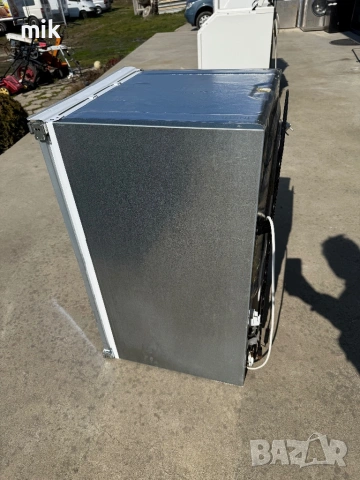 Малък хладилник за вграждане Bosch , снимка 8 - Хладилници - 53743980