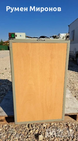 Продавам хладилник за кемпер или каравана. 