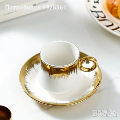 Порцеланов комплект,златен с бяло,6 чаши,6 чинийки, снимка 1 - Сервизи - 46101050