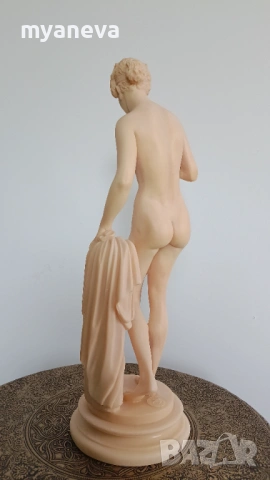 „Афродита с ябълка“ , богиня на любовта, красотата, удоволствието ., снимка 4 - Статуетки - 54221432