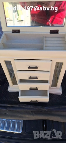 продава се кутия за бижута 45 евро , снимка 4 - Подаръци за жени - 53517129