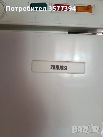 Голям вертикален фризер ZANUSSI , снимка 2 - Хладилници - 52616968