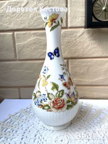 Красива ваза от фин костен порцелан от Англия 3