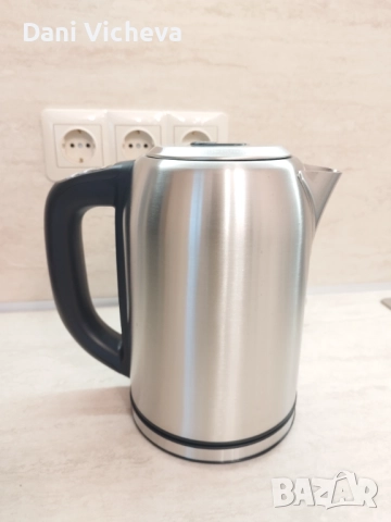 Чайник Електрическа кана Amazon Basics , 1.7л , Температурен контрол, снимка 3 - Кани - 52822190