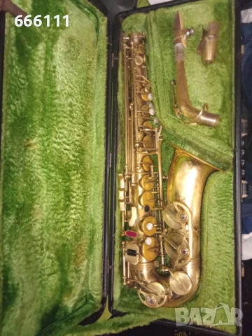 Алт саксофон продавам-перфектен тон, снимка 1