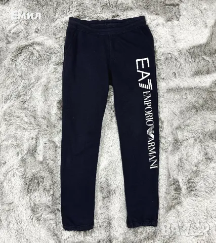 Оригинално долнище EA7 Emporio Armani, Размер М, снимка 2 - Други - 47188846