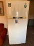 Продавцам хладилник с горна камера LG no frost само размразяващ се в отлично състояние , снимка 1